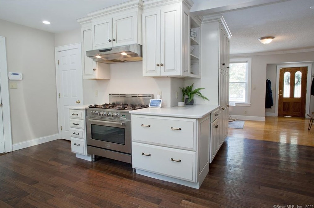 219 Arch Rd, Avon CT 06001-4209 exterior