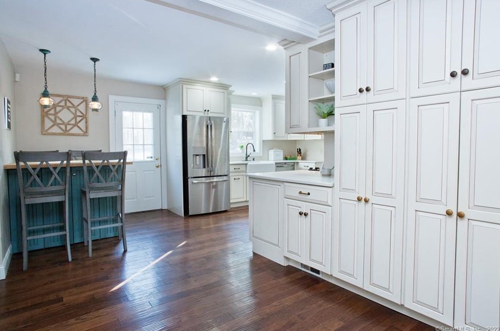 219 Arch Rd, Avon CT 06001-4209 exterior