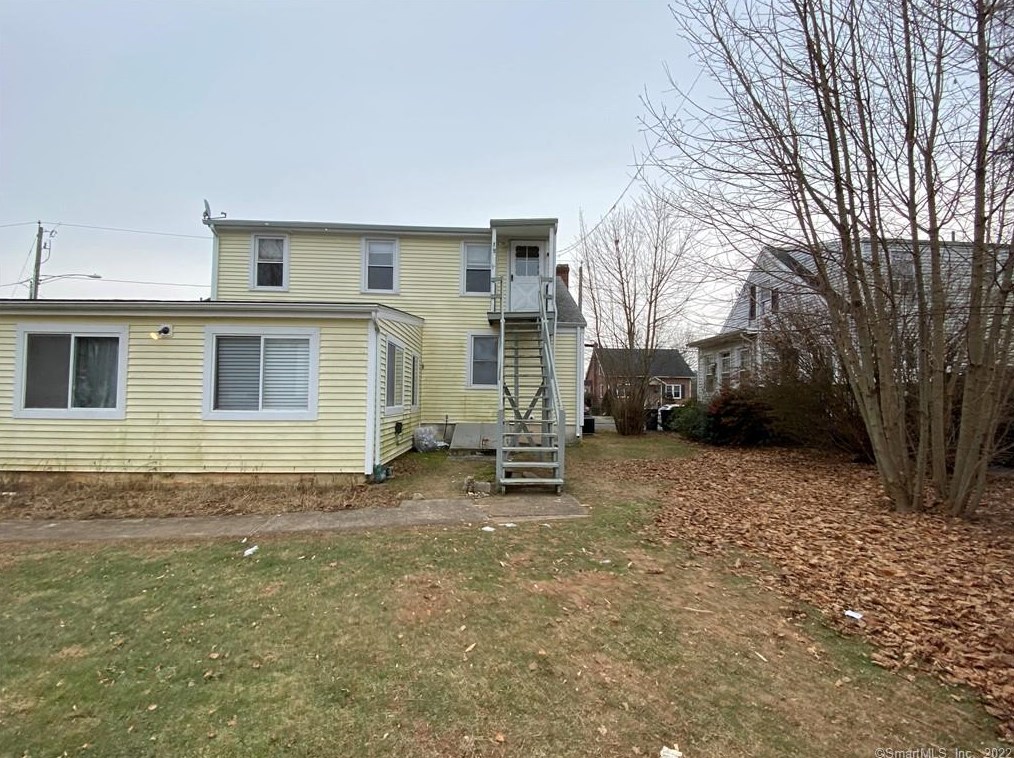 30 Aceto St, Branford CT  06405-3702 exterior
