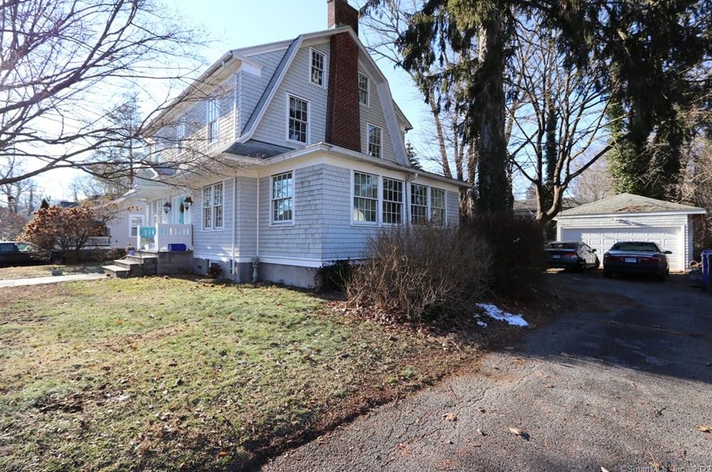 42 Brookview Ave, Fairfield CT  06825-1833 exterior