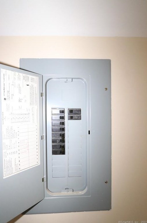 42 Brookview Ave, Fairfield CT  06825-1833 exterior