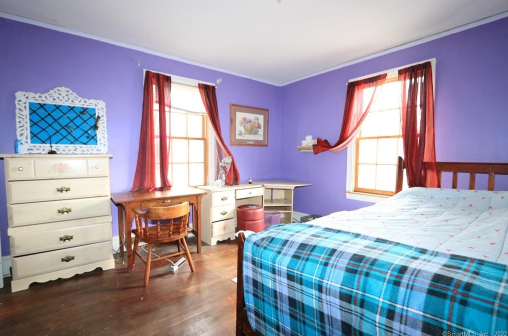 42 Brookview Ave, Fairfield CT  06825-1833 exterior