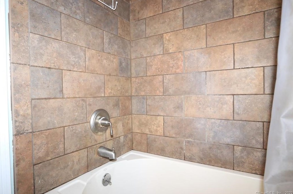 42 Brookview Ave, Fairfield CT  06825-1833 exterior