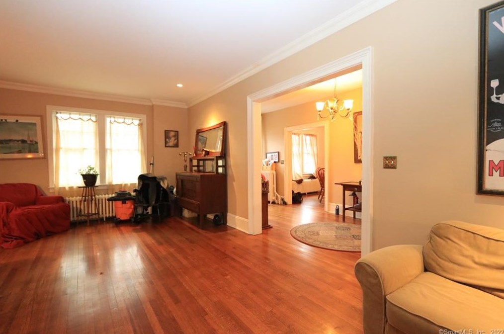 42 Brookview Ave, Fairfield CT  06825-1833 exterior