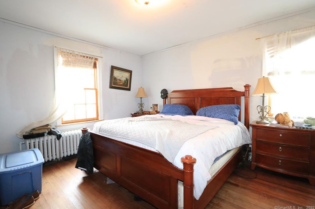 42 Brookview Ave, Fairfield CT  06825-1833 exterior