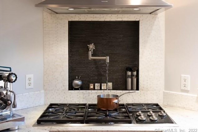 80 Mulberry Hl, New Haven CT  06517-3530 exterior