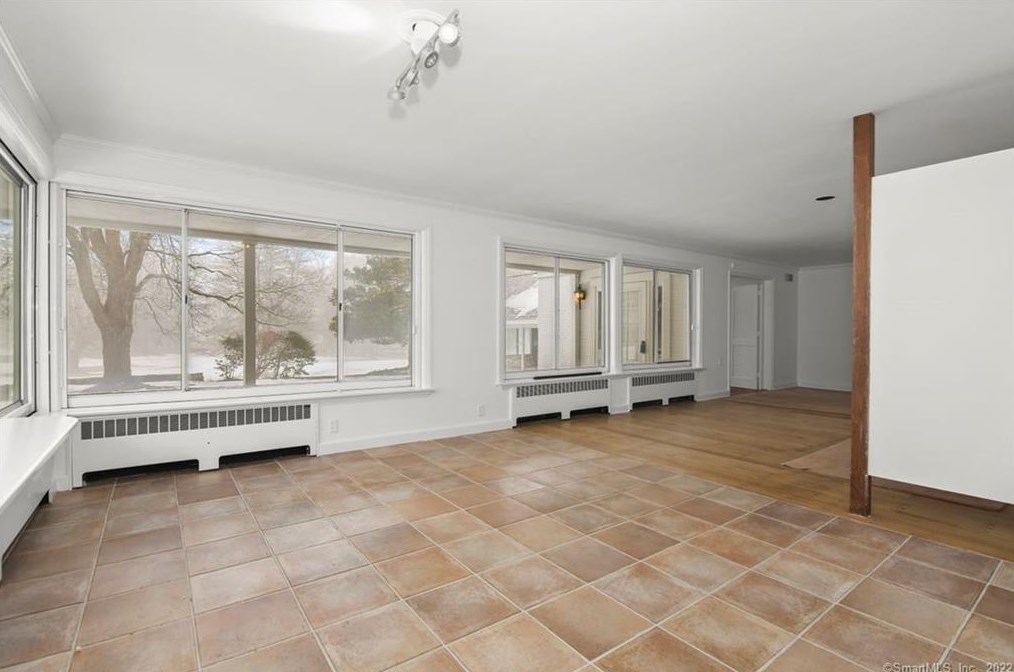 2100 St, Fairfield CT 06824-1739 exterior