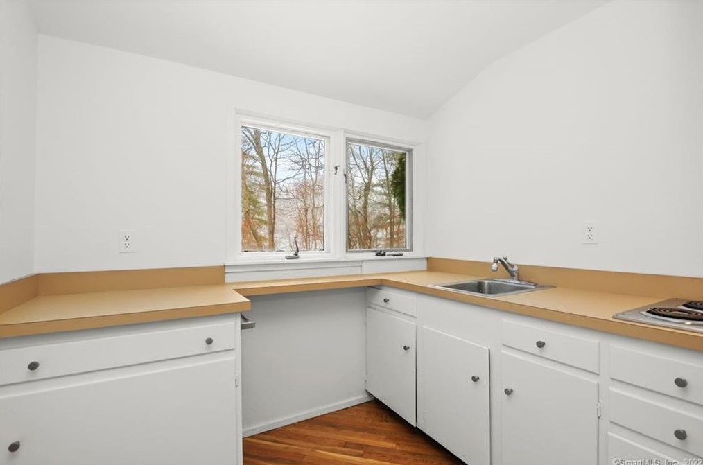 2100 St, Fairfield CT 06824-1739 exterior