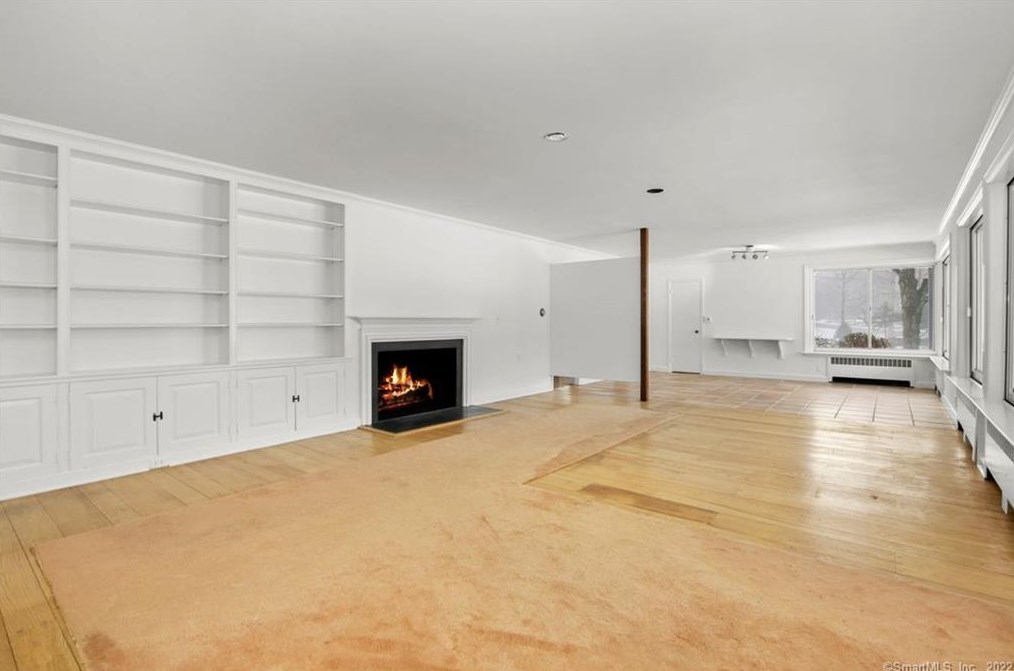 2100 St, Fairfield CT 06824-1739 exterior