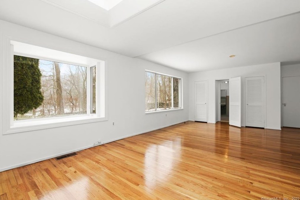 2100 St, Fairfield CT 06824-1739 exterior