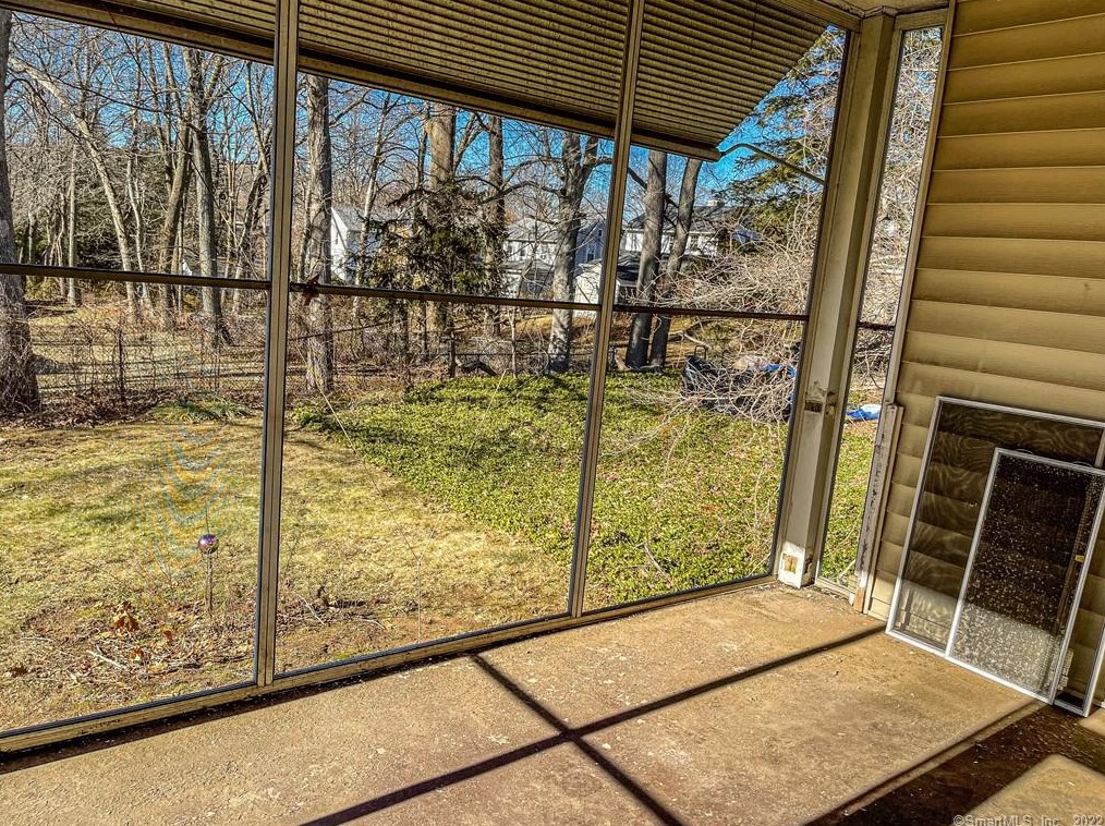 140 Lakeview Ter, New Haven CT 06515-1813 exterior