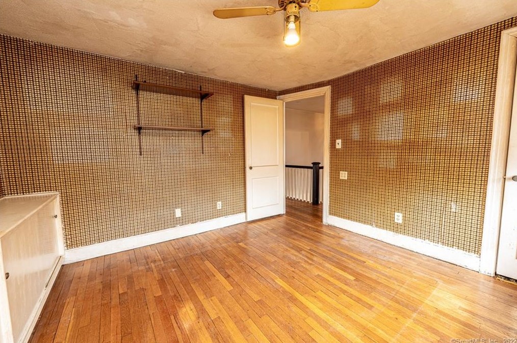 140 Lakeview Ter, New Haven CT 06515-1813 exterior