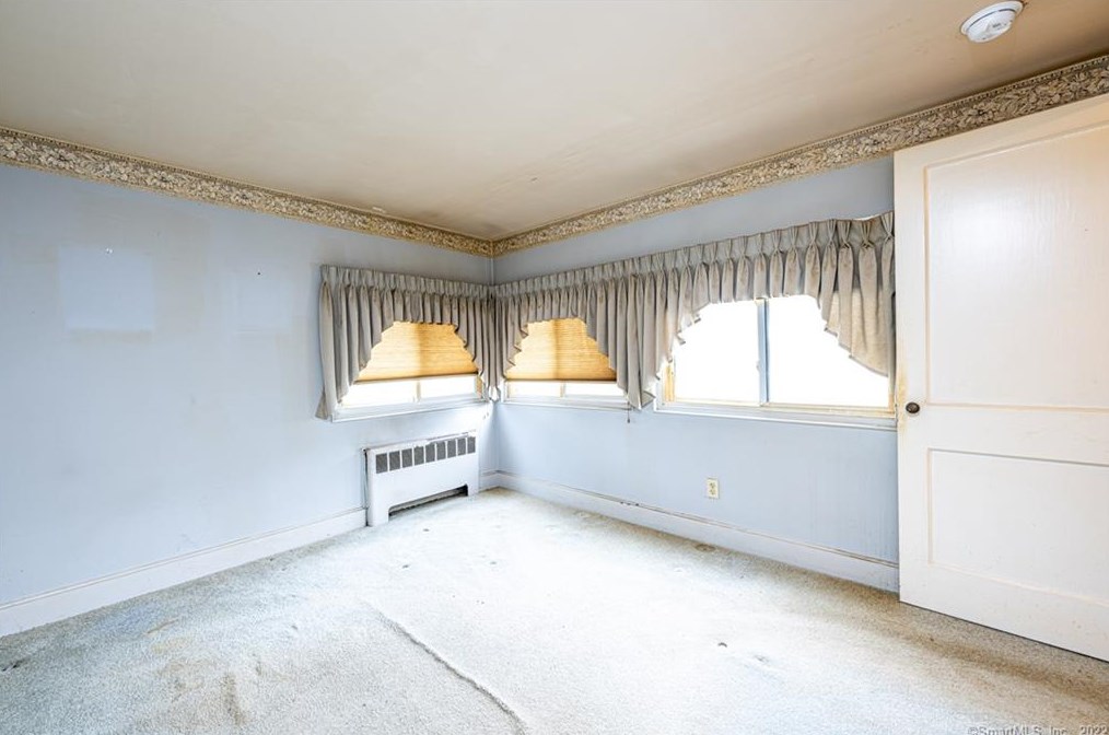 140 Lakeview Ter, New Haven CT 06515-1813 exterior