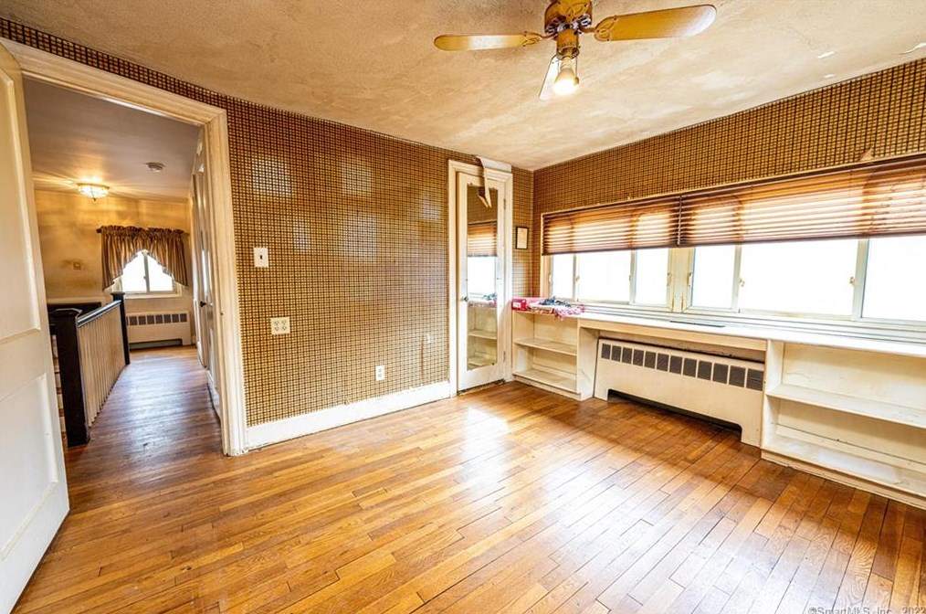 140 Lakeview Ter, New Haven CT 06515-1813 exterior