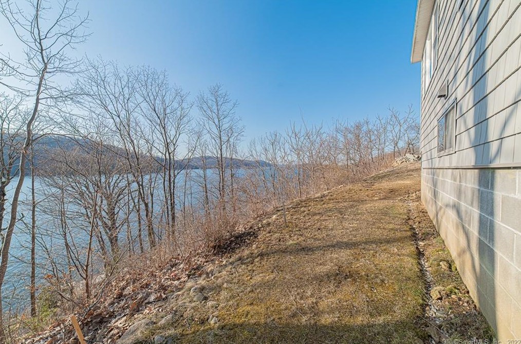262 Great Plain Rd, Danbury CT  06811-3174 exterior