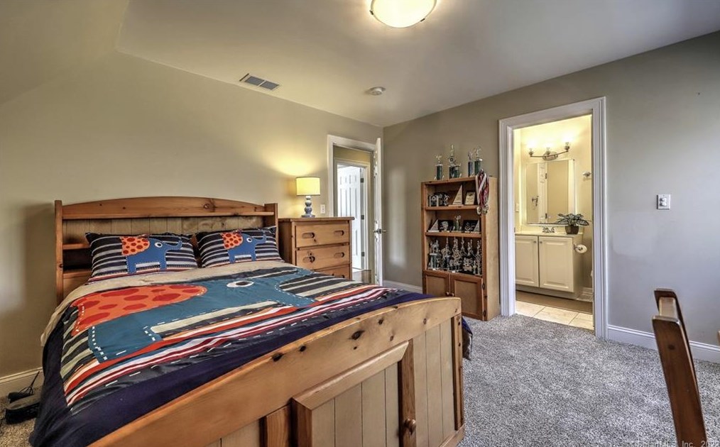 43 Kachina Way, Madison CT 06443 exterior