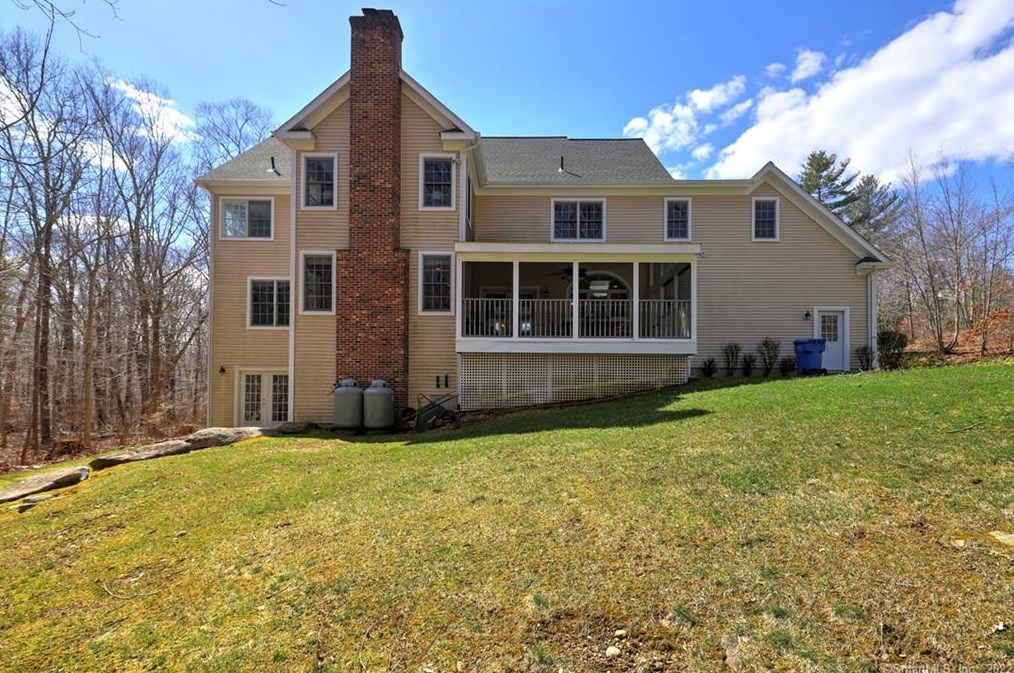 43 Kachina Way, Madison CT 06443 exterior
