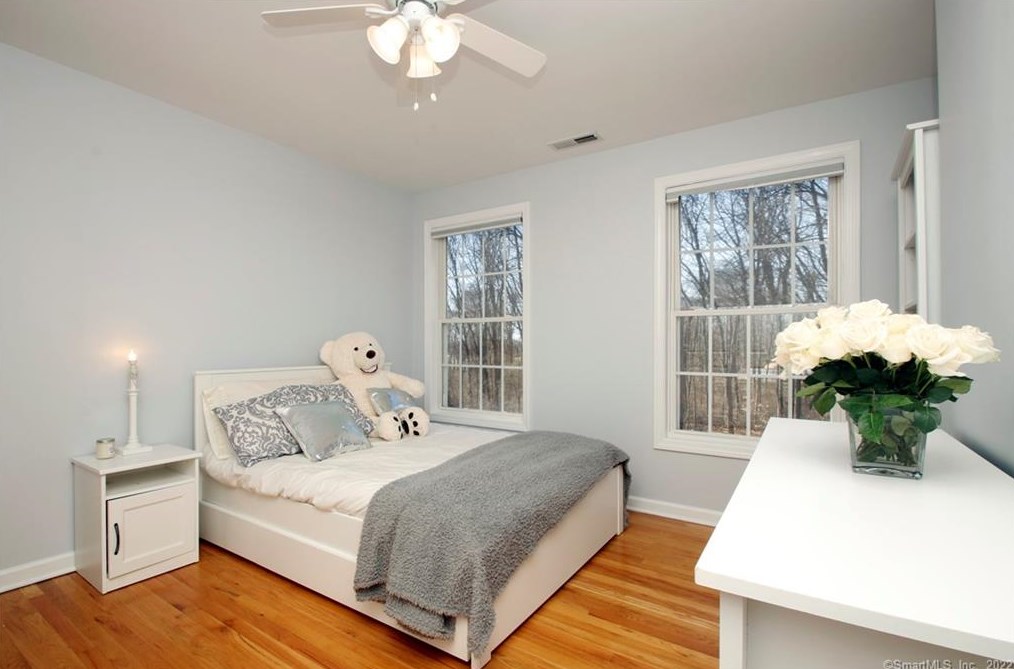 73 Frd Rd, New Haven CT 06525-1721 exterior