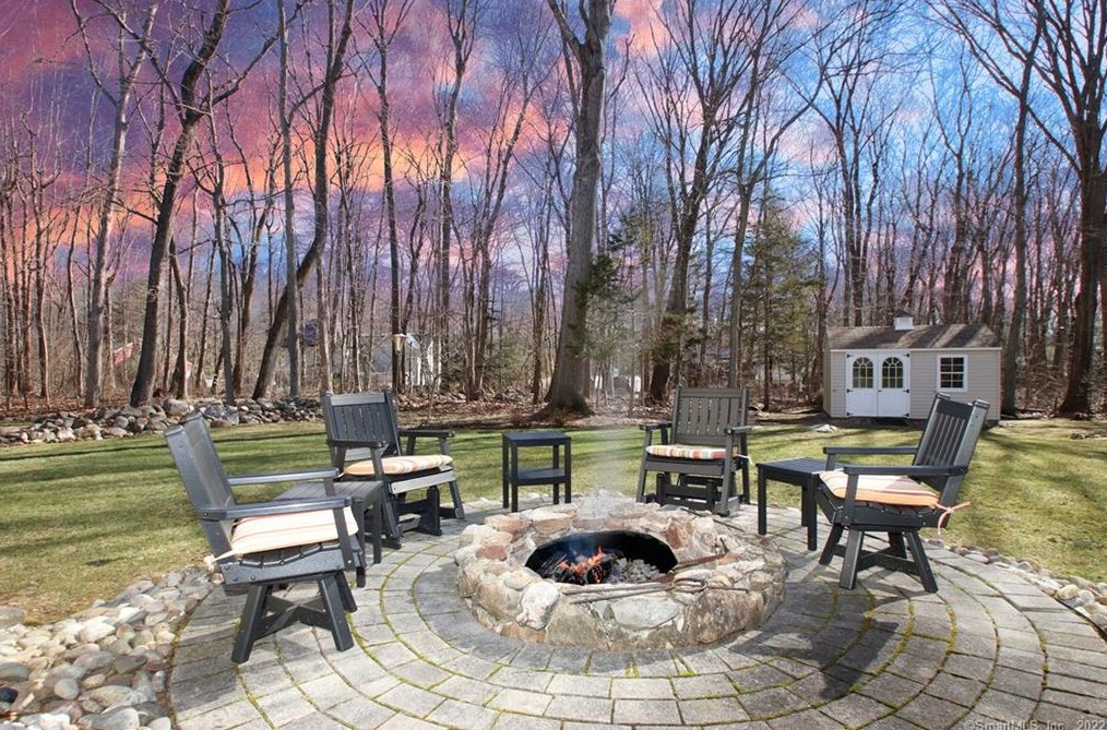 73 Frd Rd, New Haven CT 06525-1721 exterior