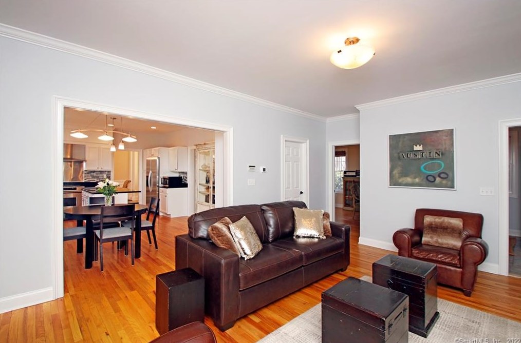 73 Frd Rd, New Haven CT 06525-1721 exterior