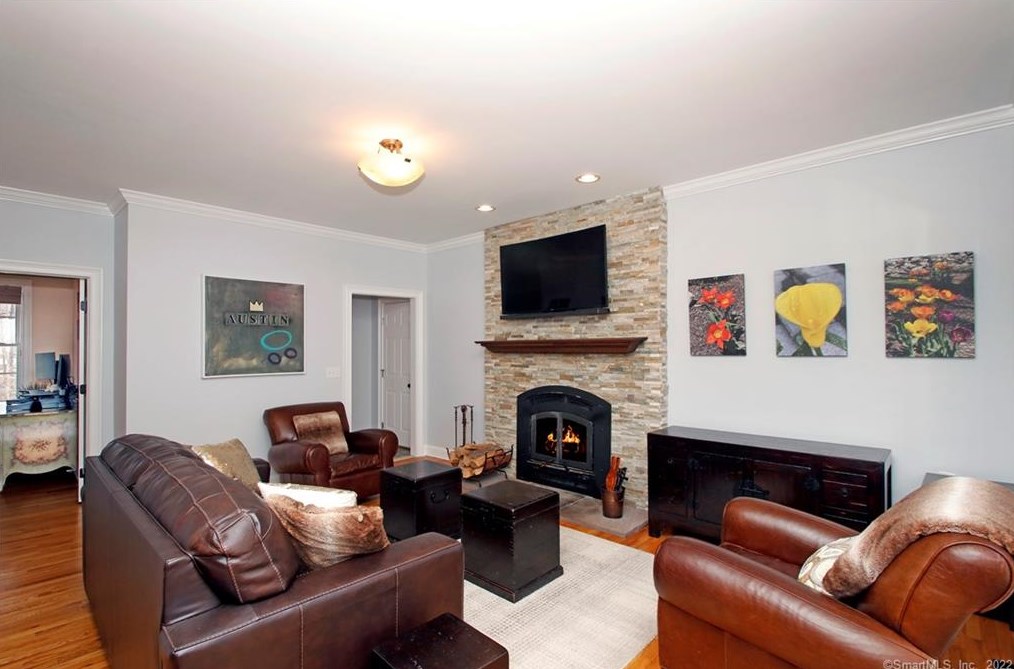 73 Frd Rd, New Haven CT 06525-1721 exterior