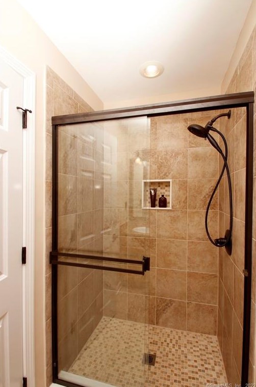 73 Frd Rd, New Haven CT 06525-1721 exterior