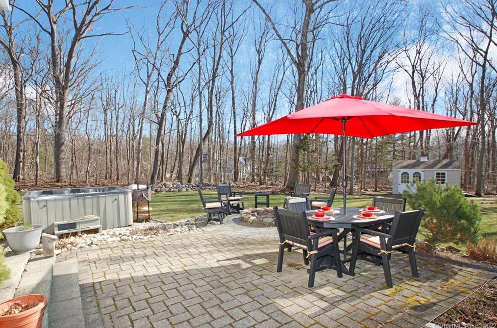 73 Frd Rd, New Haven CT 06525-1721 exterior