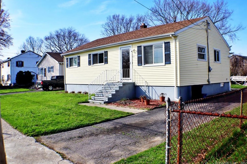 60 Bates St, Stratford CT  06615-7453 exterior