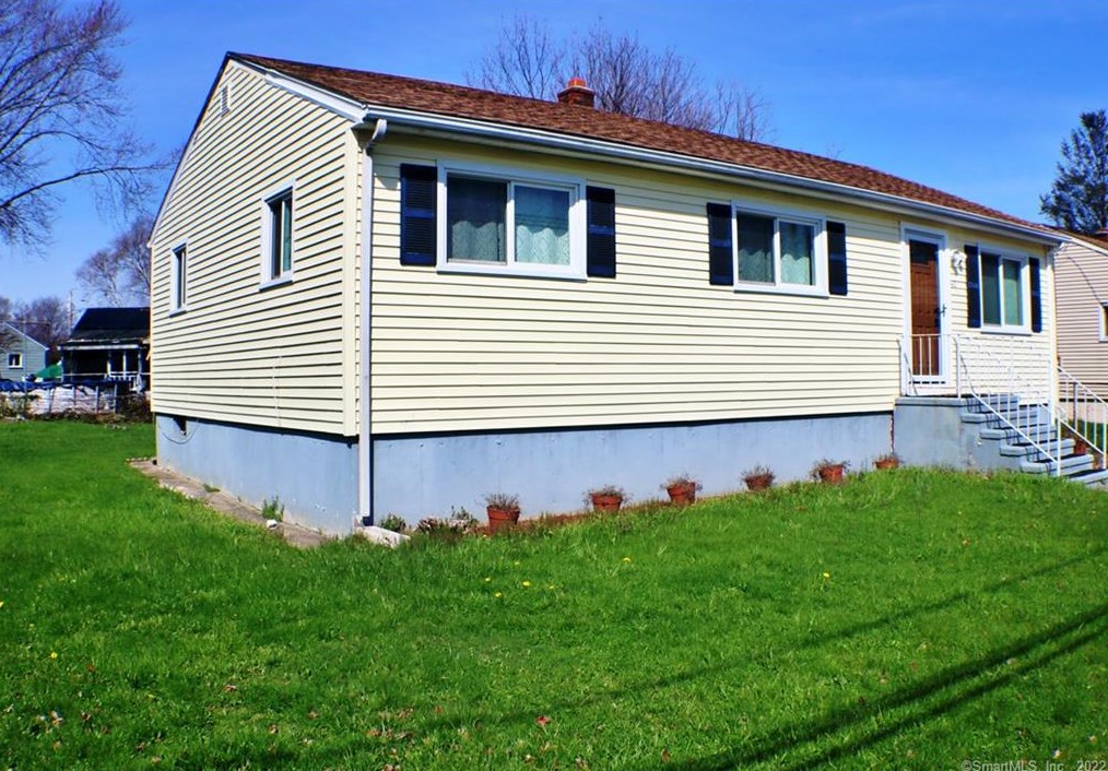60 Bates St, Stratford CT  06615-7453 exterior
