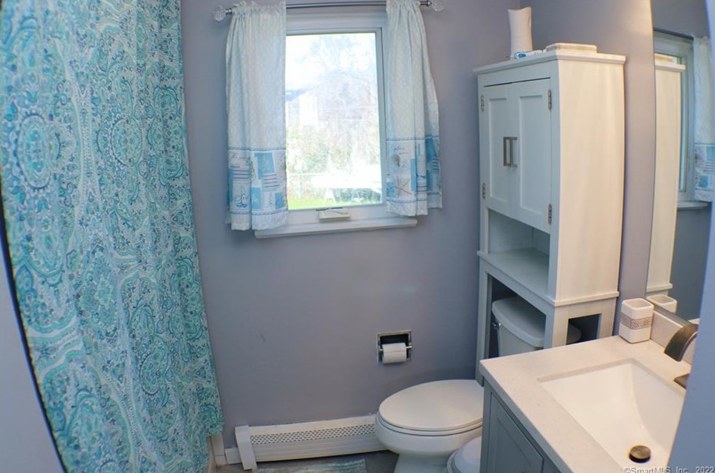 60 Bates St, Stratford CT  06615-7453 exterior