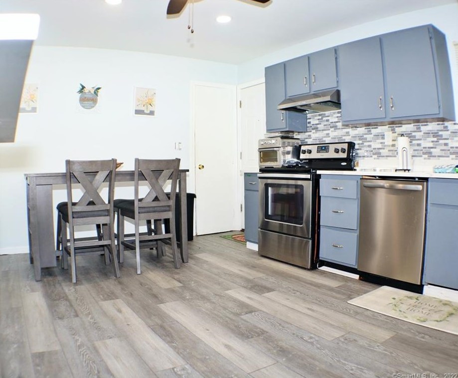 60 Bates St, Stratford CT  06615-7453 exterior