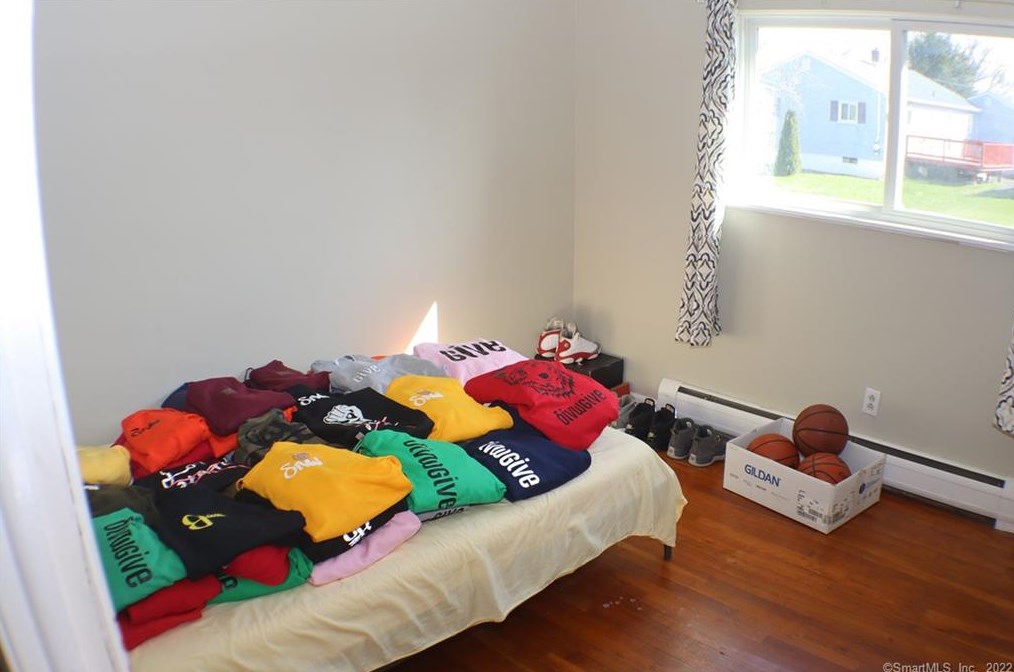 60 Bates St, Stratford CT  06615-7453 exterior