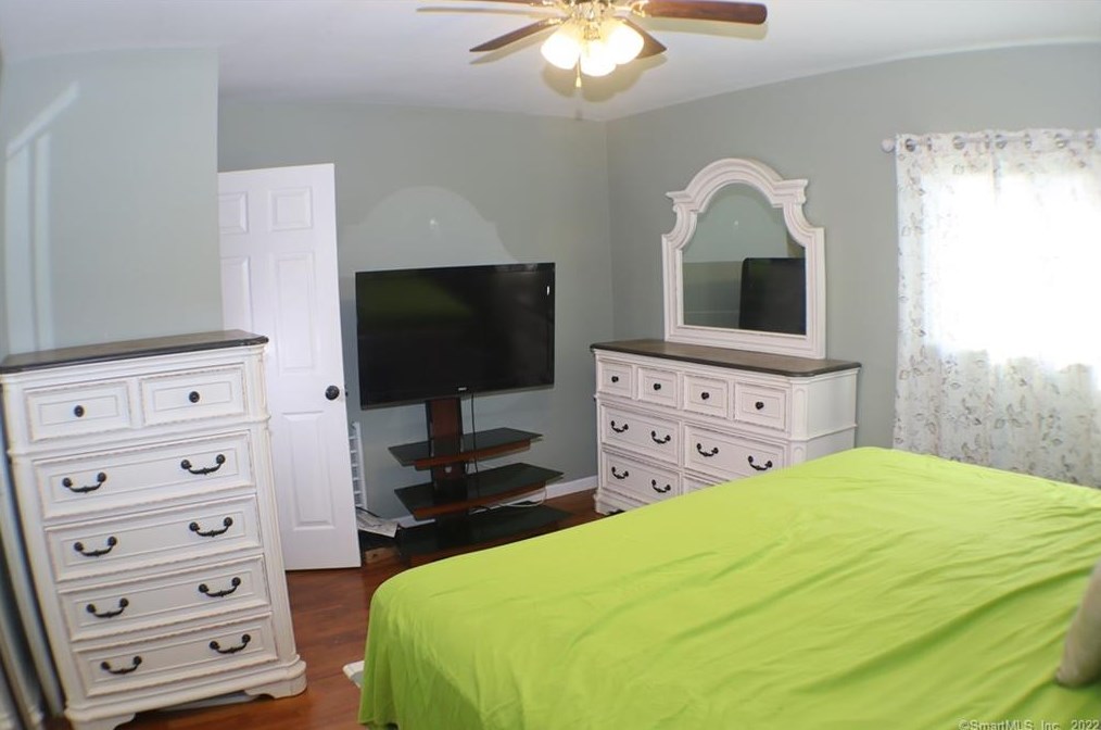 60 Bates St, Stratford CT  06615-7453 exterior