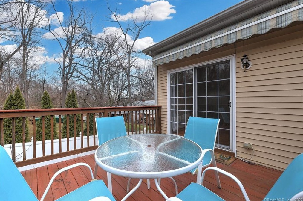 10 St, New Haven CT 06525-2129 exterior