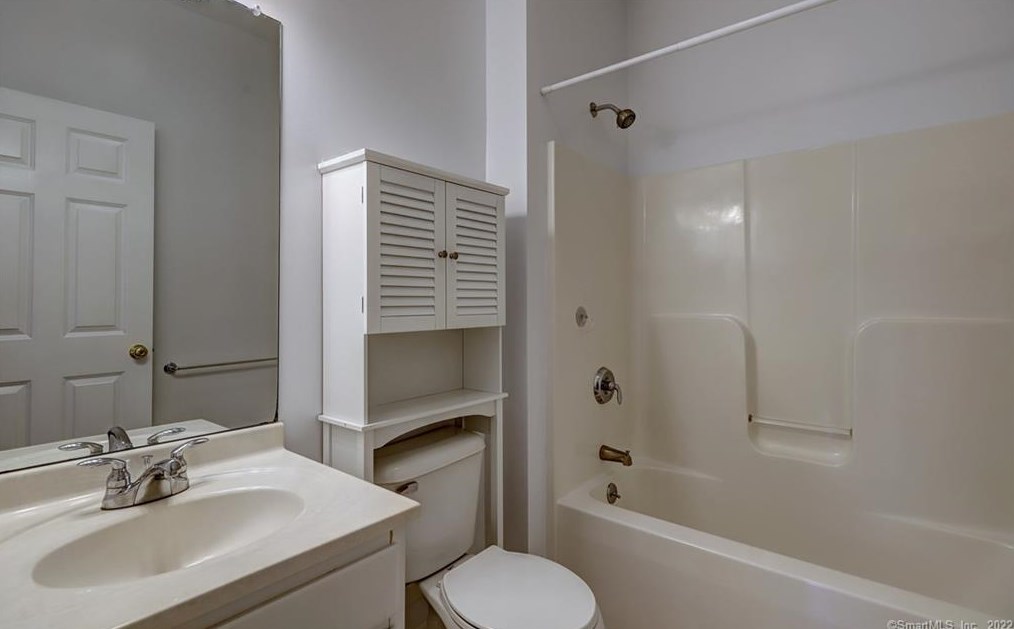 10 St, New Haven CT 06525-2129 exterior