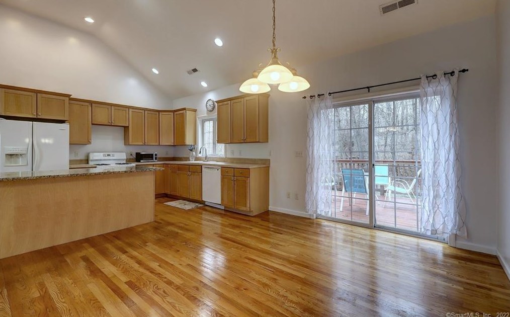 10 St, New Haven CT 06525-2129 exterior