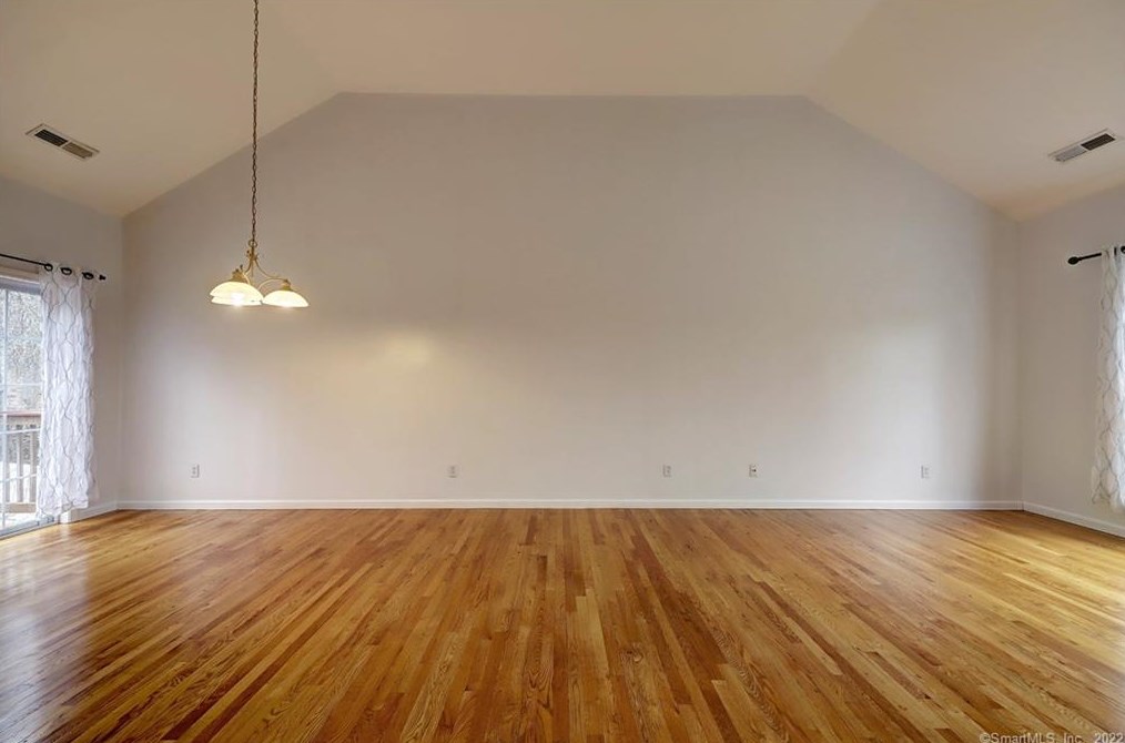 10 St, New Haven CT 06525-2129 exterior