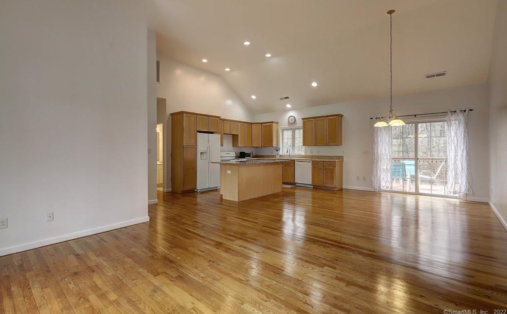 10 St, New Haven CT 06525-2129 exterior