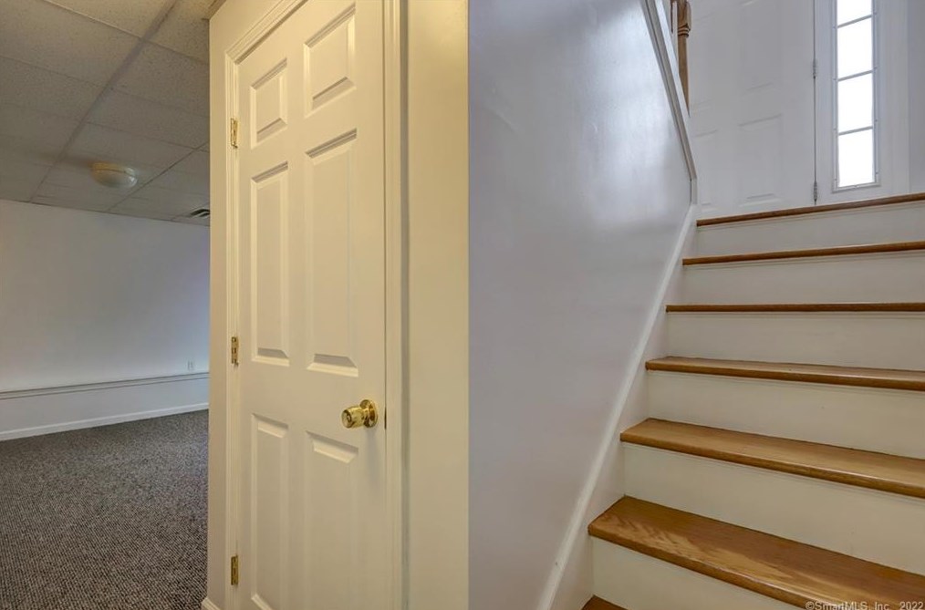 10 St, New Haven CT 06525-2129 exterior