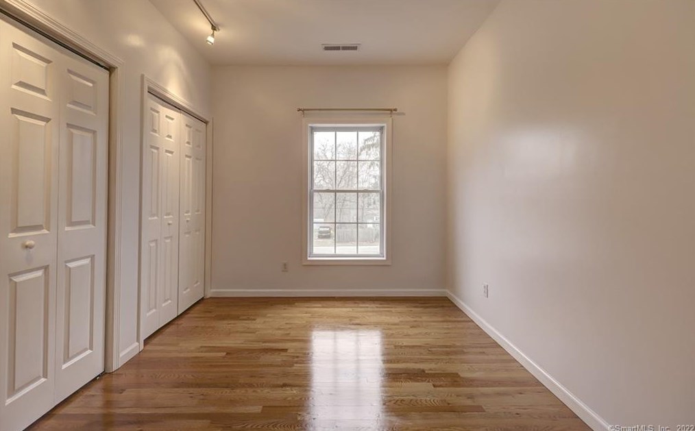 10 St, New Haven CT 06525-2129 exterior