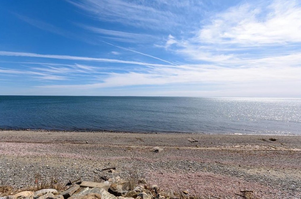 456 Prospect Dr, Stratford CT 06615-7938 exterior