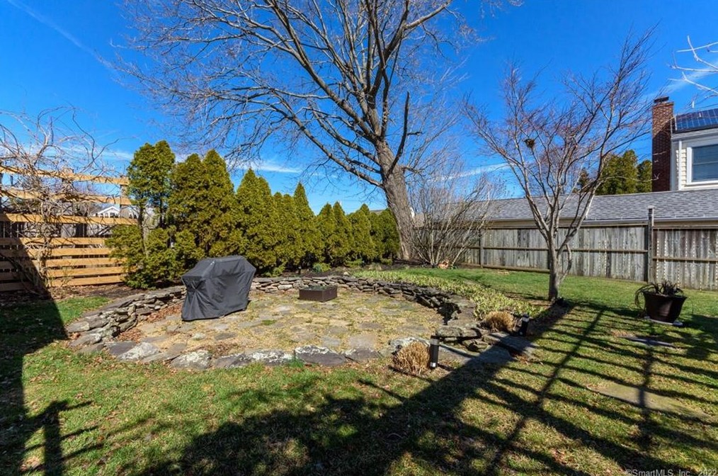 456 Prospect Dr, Stratford CT 06615-7938 exterior