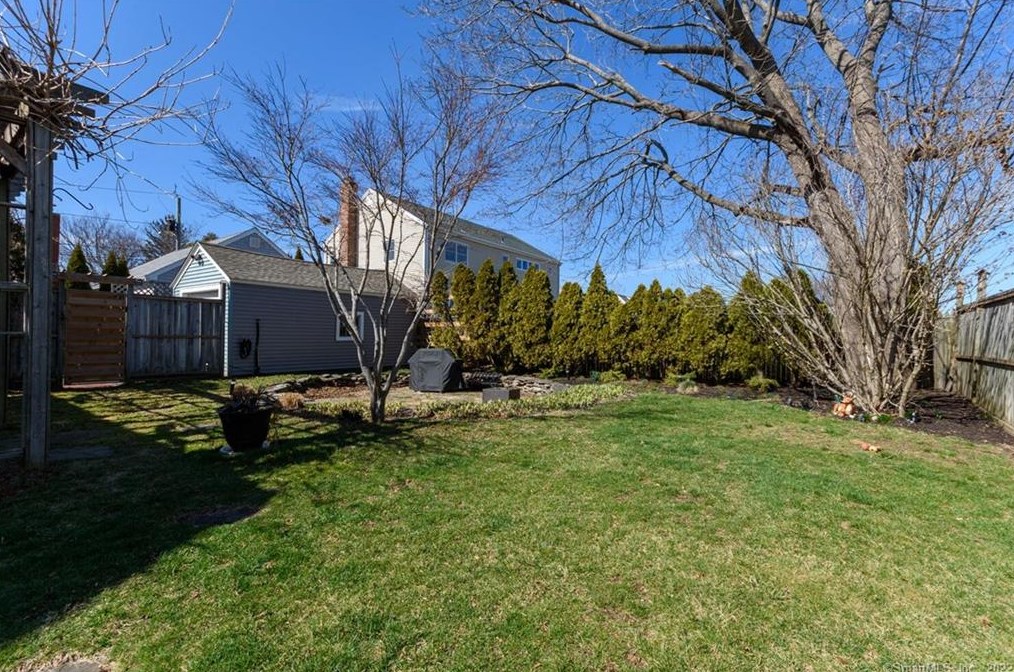 456 Prospect Dr, Stratford CT 06615-7938 exterior