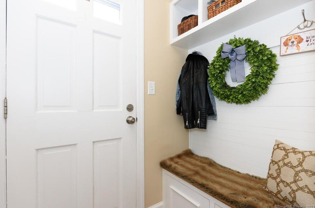 456 Prospect Dr, Stratford CT 06615-7938 exterior