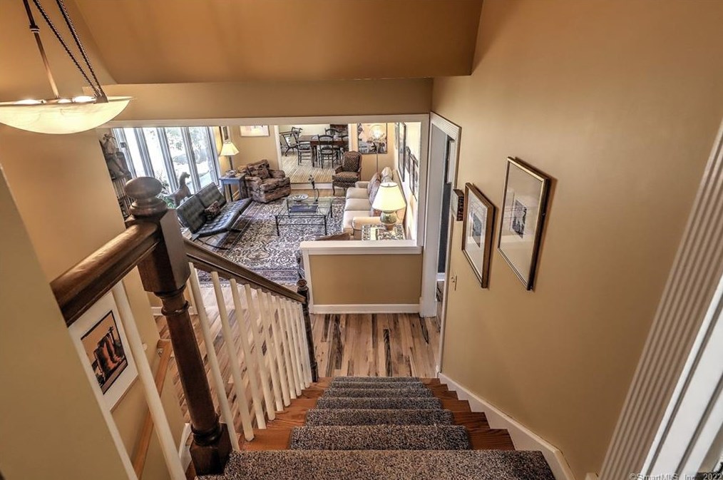 121 Frd Rd, New Haven CT 06525-1733 exterior