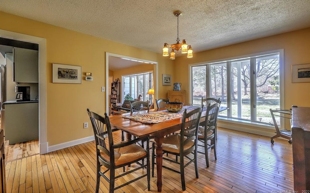 121 Frd Rd, New Haven CT 06525-1733 exterior