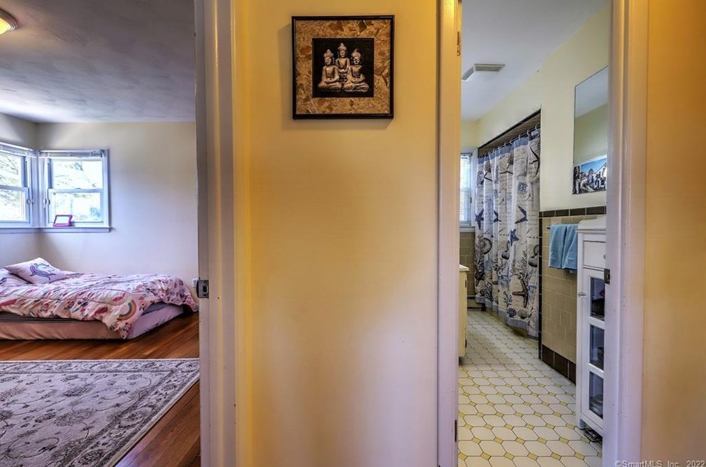 33 Newton St, New Haven CT 06512-1438 exterior