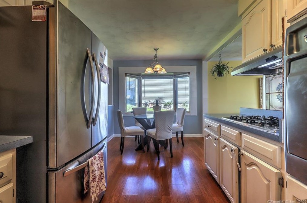 33 Newton St, New Haven CT 06512-1438 exterior