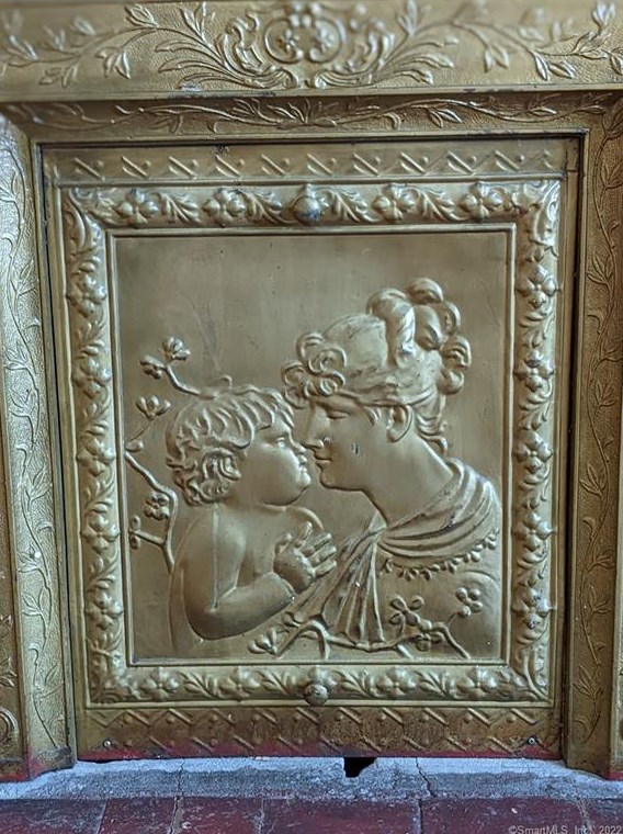 246 Collins St, Hartford CT 06105-1556 exterior