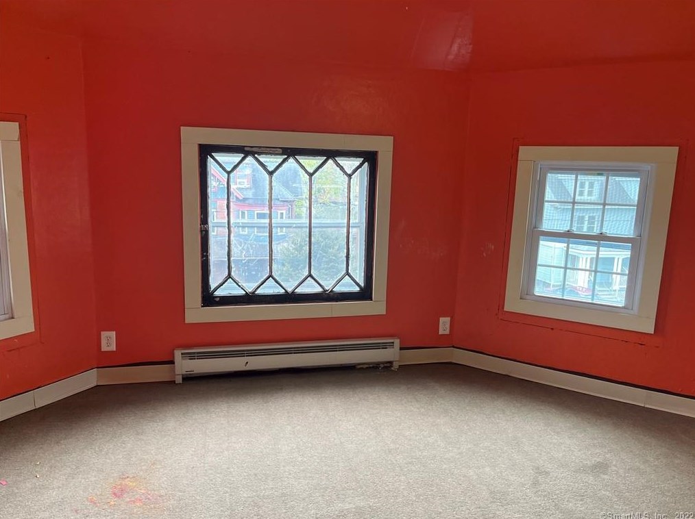 246 Collins St, Hartford CT 06105-1556 exterior